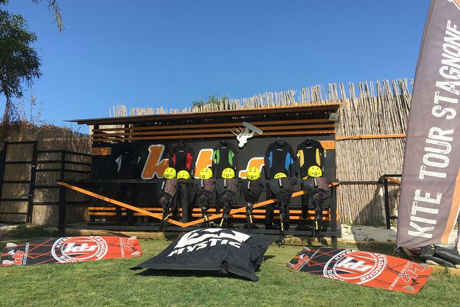 Complete rental of kitesurf equipment - Kite Selection in Light Wind: Using 6sqm–17sqm Like a Pro