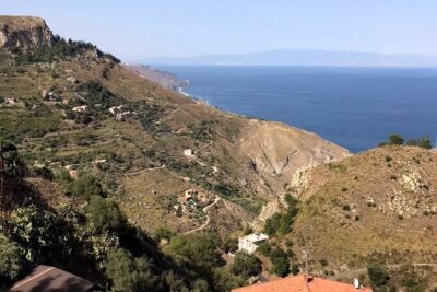 Cyclops Tour - Stop 1: Acireale — your real window for wandering and sights