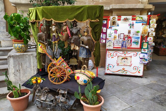 Discover Palermo in 3 hours. Art, history, markets and street food - Piazza Olivella and Piazza Bellini: where the city’s layers show