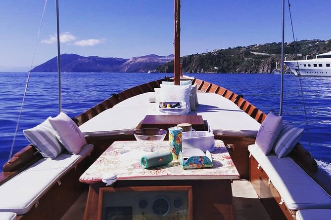 Discovering Lipari by boat (Private tour) - Stop 1: Lipari circumnavigation plus an optional swim