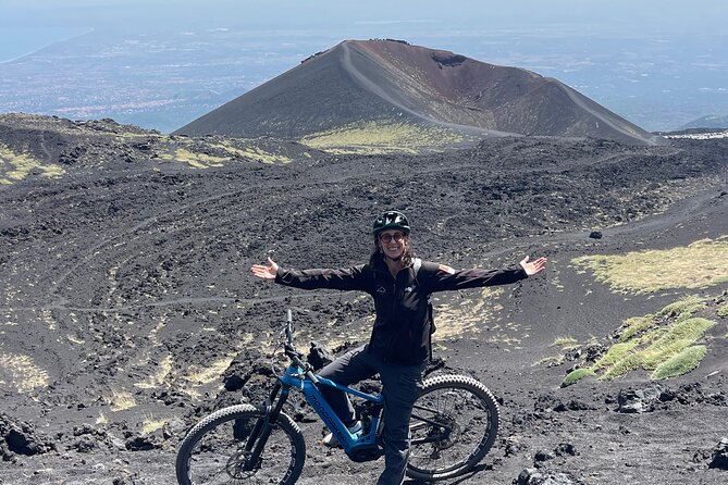 E-bike excursion on Etna - The Ride Breaks Into Real Moments (Not Just One Long Trail)