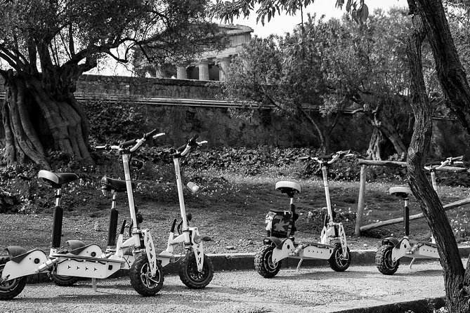 Electric scooter tour inside the Valley of the Temples Agrigento - Crowds on foot: ride like you’re sharing a sidewalk