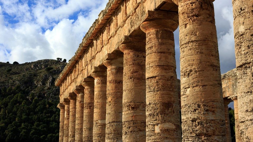 Erice and Segesta Multi-Language Tour from Palermo - Segesta’s Hilltop Temple View: Doric Perfection Without the Finish