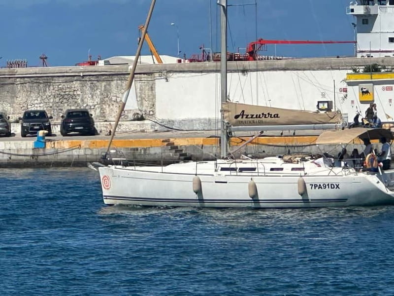 Escursione di mezza di giornata in barca a vela - Cruising the coast near tonnare Bordonaro and Florio