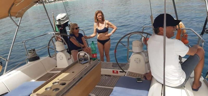 Escursione di mezza di giornata in barca a vela - Aperitivo onboard: how the Sicilian food fits the boat day