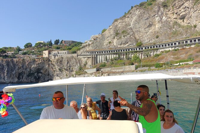 Escursioni in barca Taormina Giardini Naxos Isola bella - The Coast Between Taormina and the Water: Faraglioni, Mazzarò, and More