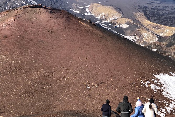 Etna, Acicastello and Acitrezza - Silvestri Craters (around 2000 m): the view and the big-picture explanation