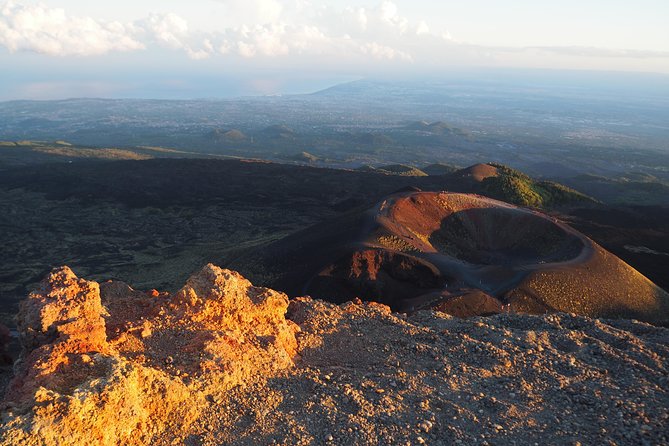 Etna at sunset - 4x4 tour with Sicilian sweet aperitif - From Trecastagni meet-up to high elevation: how the ride works