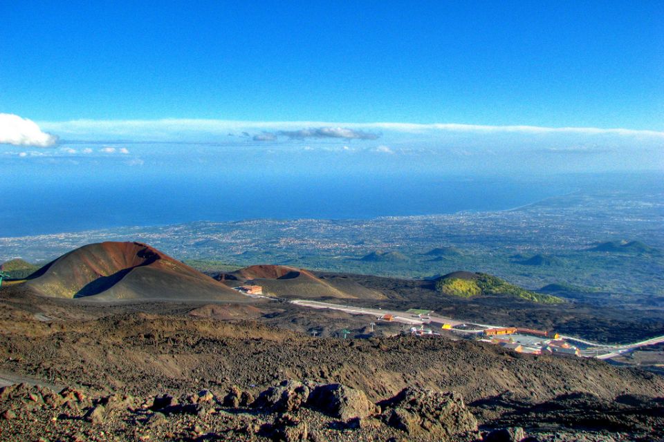 Etna Basic Tour 1900 metres - Safety and expectations on an active volcano