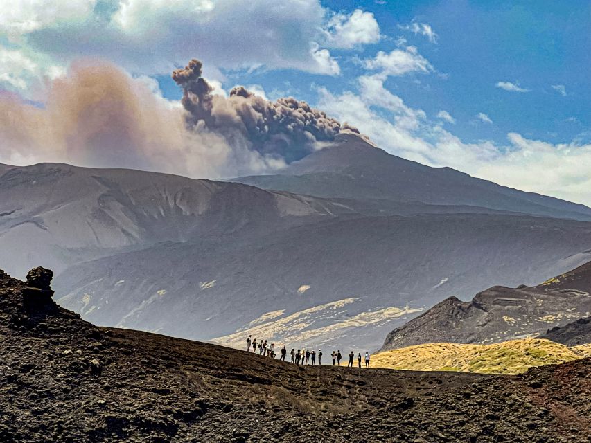 Etna: Craters of the 2002 Eruption Trekking Experience - From the Piano Provenzana dirt road to the Hotel dell Betulle ruins