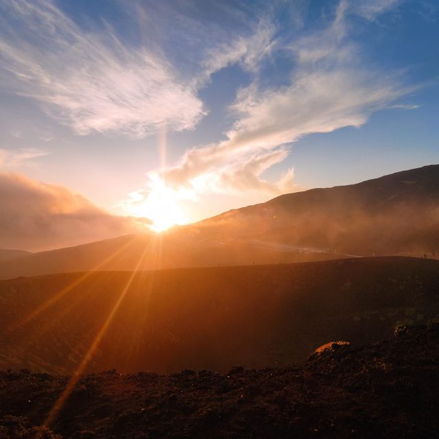 Etna excursions at sunset ancient craters and lava flows - Sunset stop: the best light, without the scramble