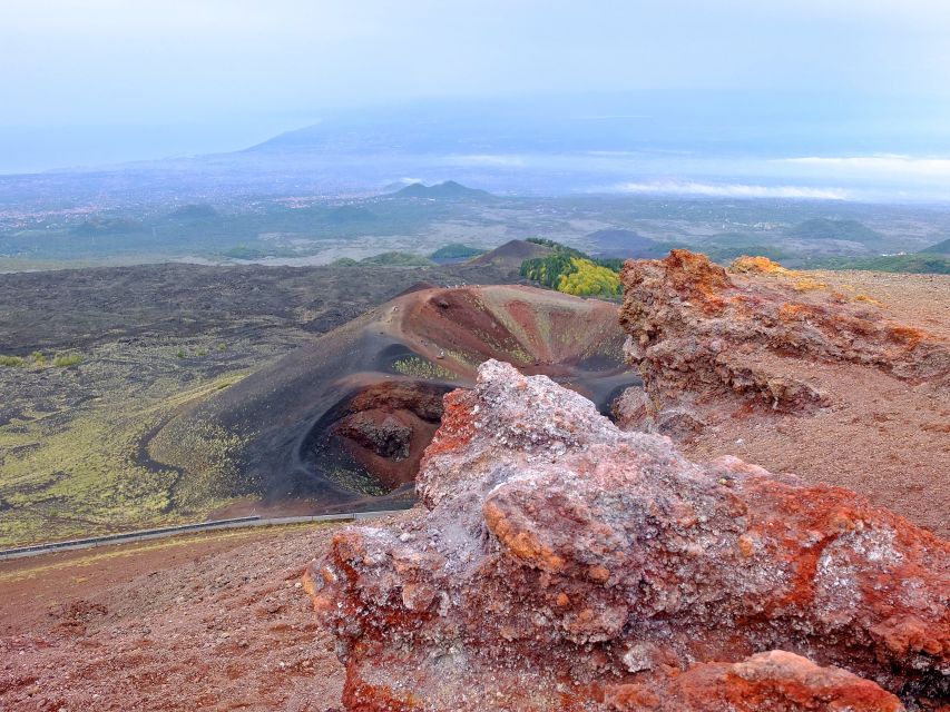 Etna Southern Slope Guided Easy Trek - The 2001 lava and the fracture walk: the most dramatic science moment