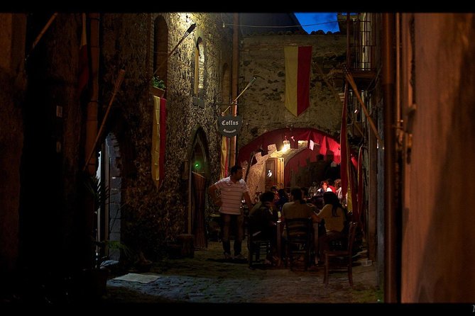 Etna Wine Tasting and Train Tour - Wine tasting plus a Sicilian-style lunch: what’s actually included