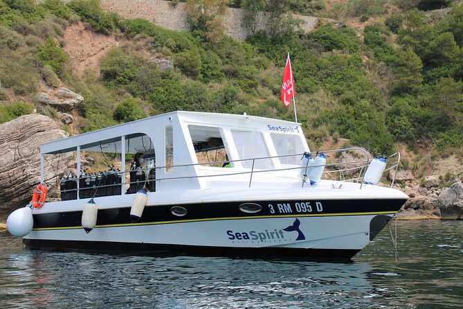 Exciting PADI Discover Scuba Diving Experience Isola Bella Marine Park Taormina - Getting started at UNAHOTEL Naxos Beach: tea, gear, and a plan