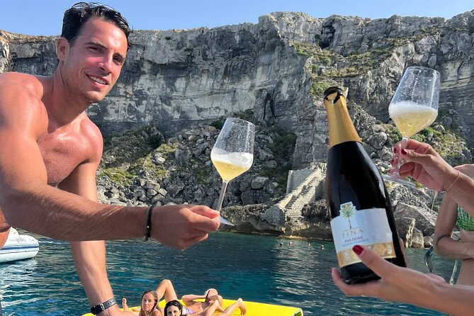 Exclusive Favignana Levanzo tour with tasting - Stop 2: Grotta del Bue Marino for Tuff Quarry Views