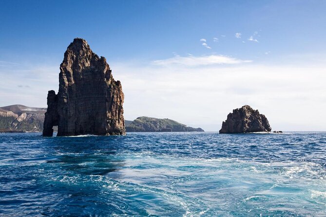 Exclusive tour of Stromboli island, Boat tour with Pasqualo - English narration and guide continuity: what to plan for