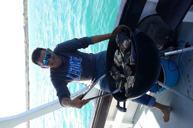 Excursion- FULL DAY - By boat Marzamemi - Capo Passero Island: the pirate-bay swim stop