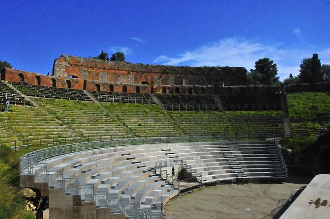 Excursion HALF DAY- Syracuse Greek Theatre and the island of Ortigia. - Guide and small-group feel: why the experience comes alive
