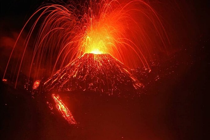 Excursion on the summit craters of Etna, with cable car and 4x4 bus - Guides and safety gear: why this matters on an active volcano