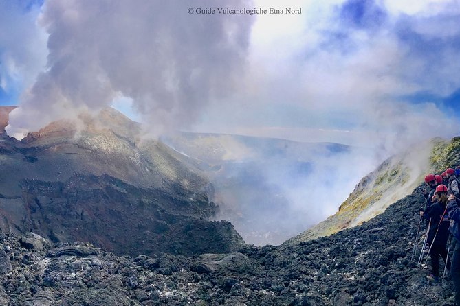 Excursion to the top of Etna |For good walkers (transport services not included) - Gear checklist: what they supply, what you still need
