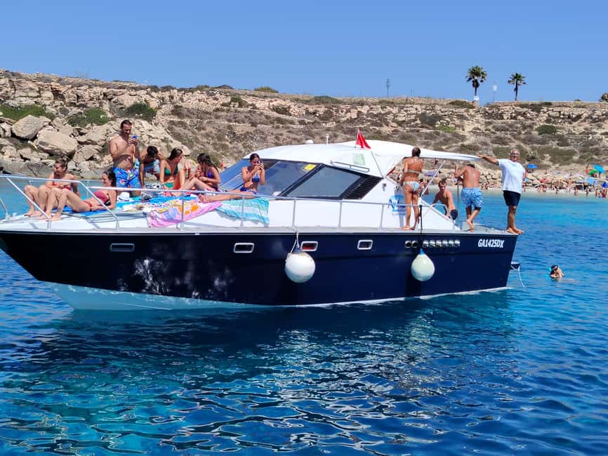 Favignana and Levanzo with Elisabetta II - A 12-meter yacht day in the Egadi Islands