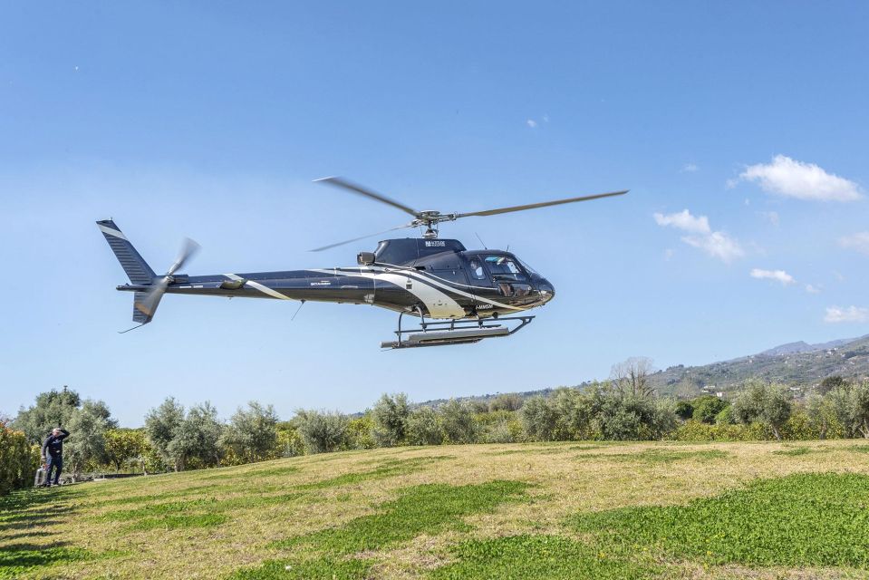 Fiumefreddo: Group Flight Helicopter Tour over Etna - The 3,500-meter view: Sicily, the Aeolian Islands, and Calabria