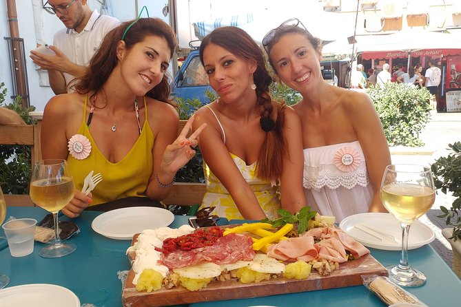 Food + City Tour tour in Ortigia with an authorized guide - Stop 3: Mercato di Ortigia street food tastings