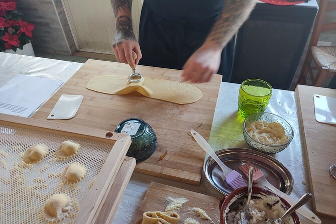 Fresh pasta and tiramisù class in Palermo - Getting there from Palermo: Bagheria address, parking, and transit reality