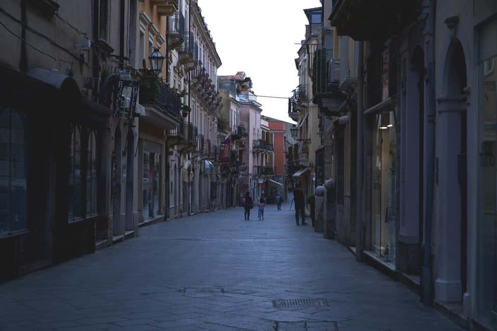 From Catania: Day Trip to Giardini Naxos and Taormina - Who should book this Catania to Taormina day trip