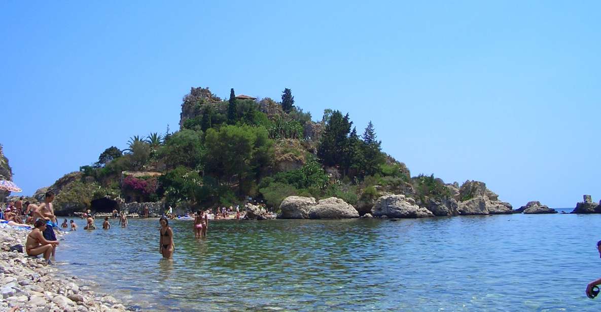 From Catania: Guided Tour of Taormina and Castelmola - Corso Umberto to the viewpoints: how the guide helps without crowding you