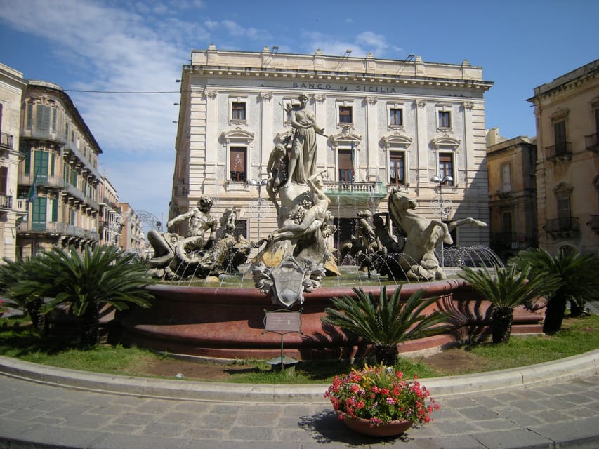 From Catania: Syracuse, Ortygia, and Noto Tour - Comfort, food, and what to bring for Syracuse heat and stone streets