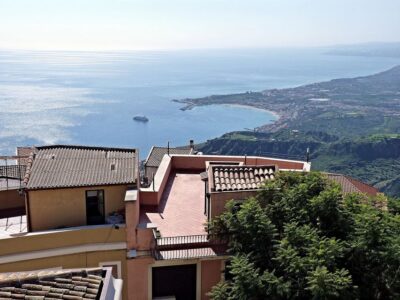 From Catania: White Lotus tour Taormina, Castelmola & Naxos - Castelmola: the almond-wine village with the climb-and-view payoff
