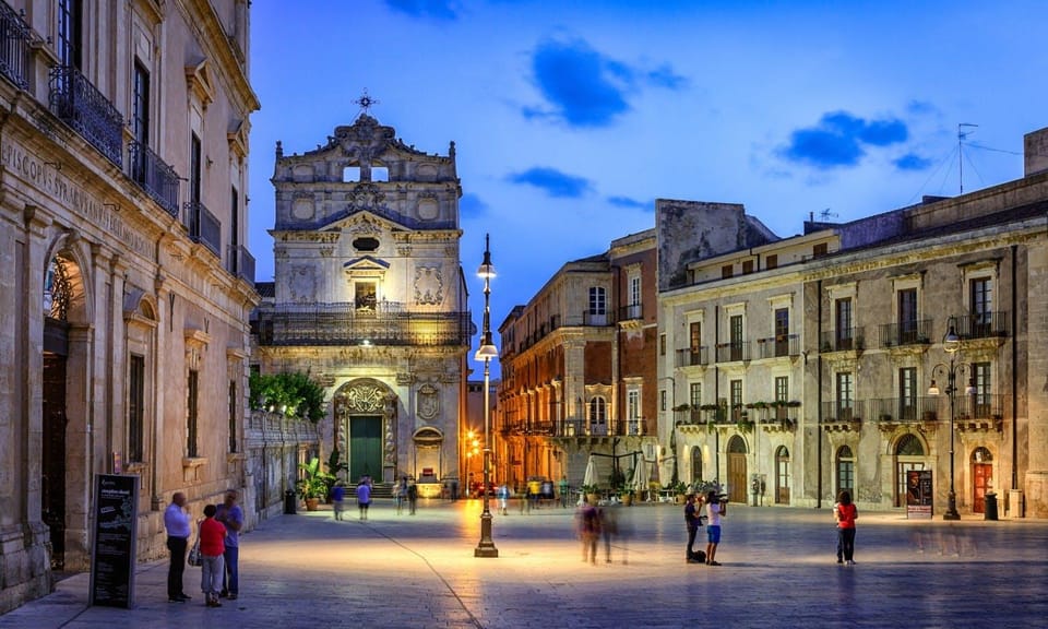 |FROM CATANIA|Tour of Siracusa, Ortigia, Noto [PRIVATE TOUR] - Ortigia Walking Loop: Markets, Apollo, and the Fountain Stops