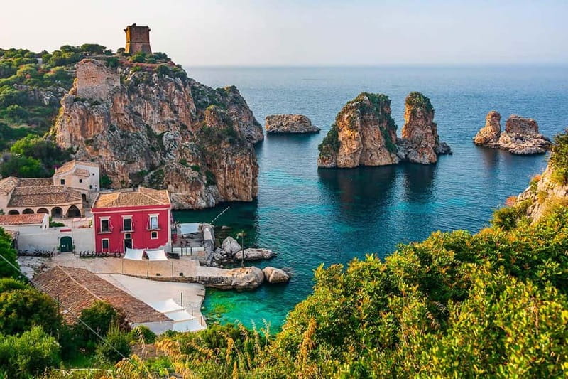 From Cefalù: Catamaran Excursion to Zingaro and Scopello - From Cefalù to the harbor: the 1.5-hour start that matters