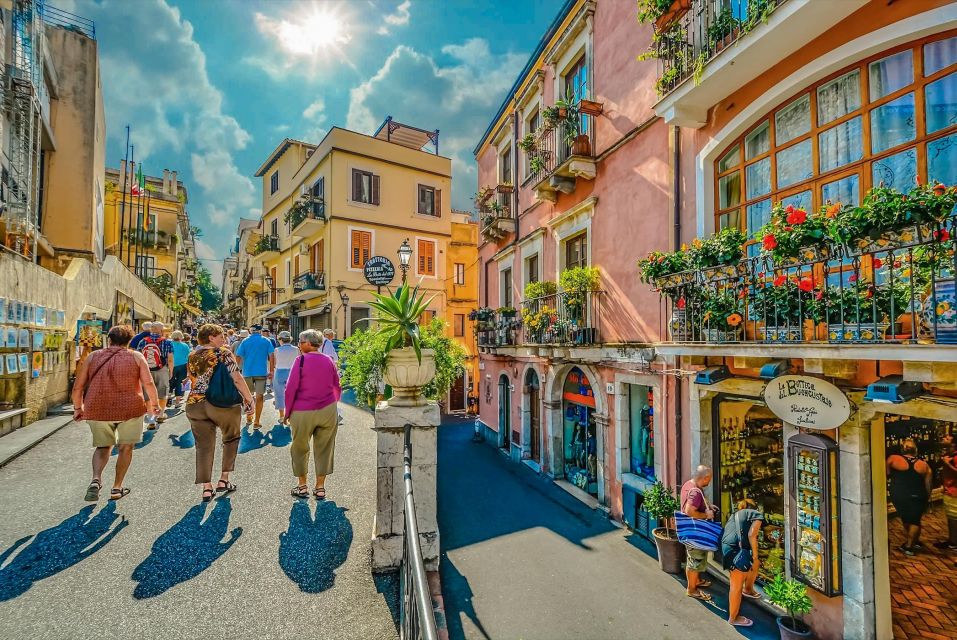 From Cefalù: Day Trip to Mount Etna and Taormina - Driver and guide: why the human touch matters on a long day