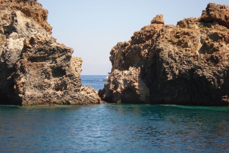 From Lipari: Panarea and Stromboli Cruise with Stops - Food and drinks: what’s included, what’s extra, and how to handle meals