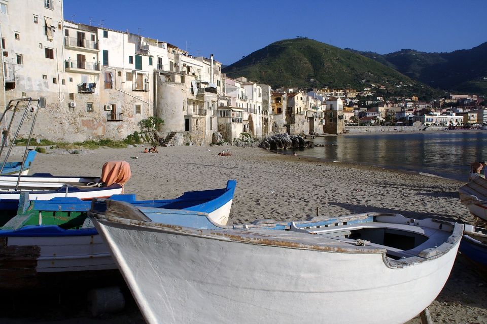 From Palermo: Medieval castle tour of Caccamo and Cefalù. - How the small-group setup changes the day