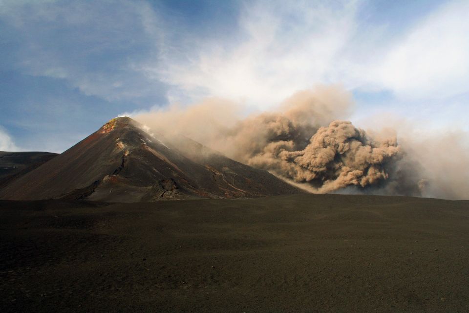 From Syracuse: Mount Etna Volcano Morning Trekking Tour - Key things you’ll notice on this Etna morning tour