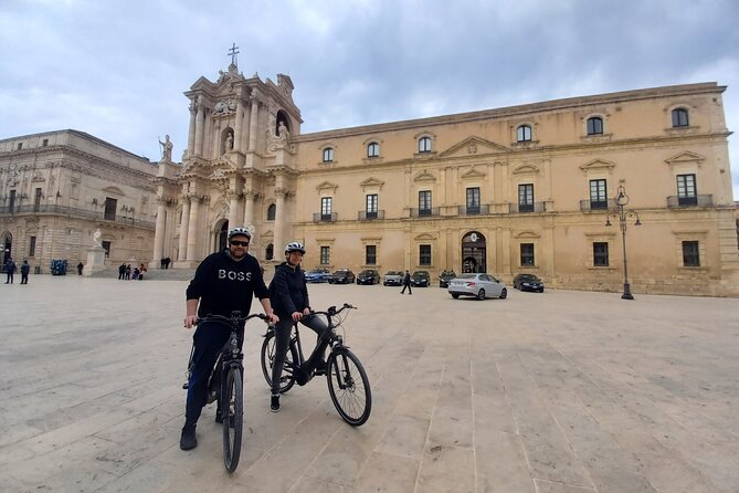 From Syracuse: Ortigia Bike Tour - PRIVATE - Natural Spring and City Monuments: A Stop That Breaks Up the Ride