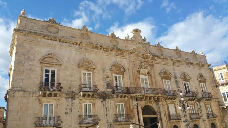 From Taormina: Full-Day Guided Tour of Syracuse - Ortygia Island walking time: where architecture becomes a scavenger hunt