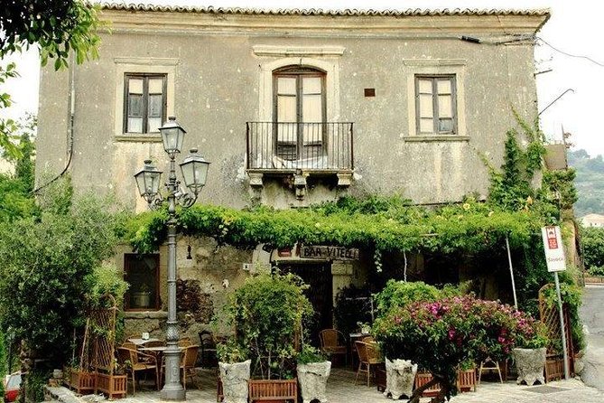 From Taormina: Private/Guided Godfather with appetizer and Pasta - Lunch in a Trattoria: Local Meats, Cheeses, and Lemon Granita
