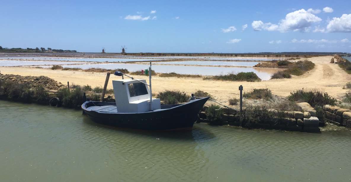 From Trapani: Stagnone Islands of Marsala and salt pans - The flat keel boat cruise: Lunga, Schola, and Santa Maria
