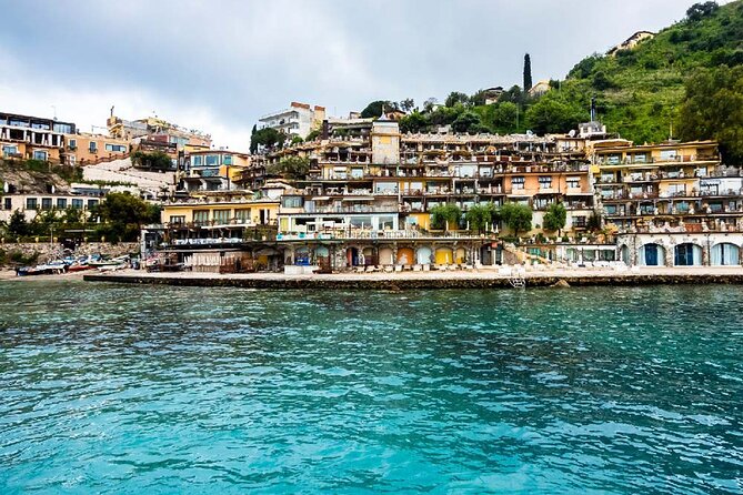 Full Day on board with lunch in luxury private tour - Price and value: what you’re really paying for at $1,081.43 per person