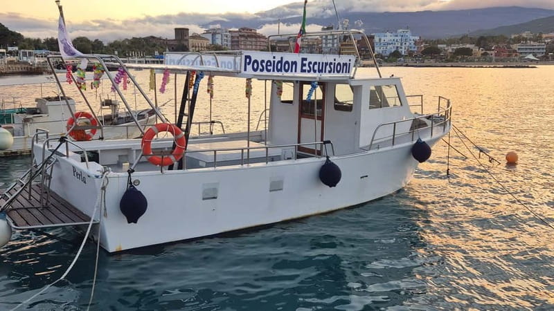 Giardini Naxos: Boat Tour with Aperitif - Watching Movies While You Cruise: White Lotus and Le Grand Bleu Locations