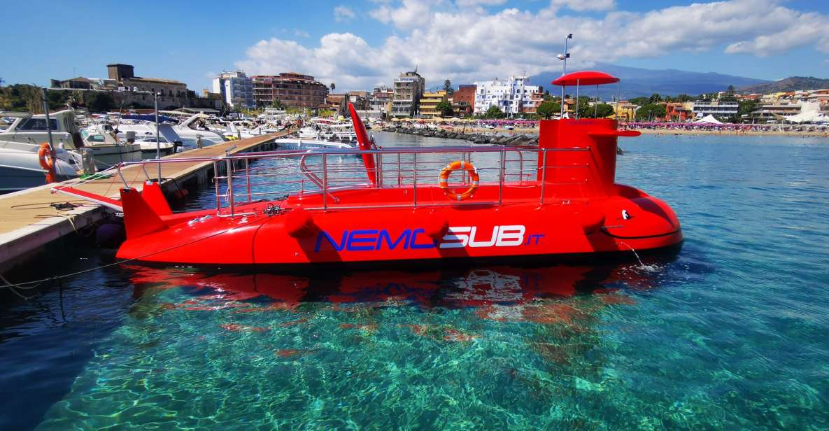 Giardini Naxos: Semi-Submarine Tour to Isola Bella - Inside the semi-submarine: windows, air-con, and crowding reality