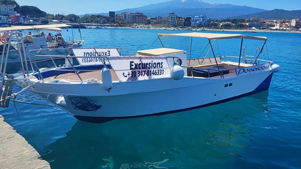 Giardini Naxos: Sunset Dolphin Watching Cruise with Aperitif - The aperitif: more than a snack on a boat