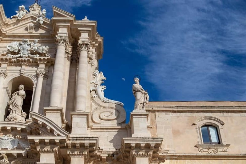 Guided tour of Ortigia with Fish Street Food at the market - Key Highlights