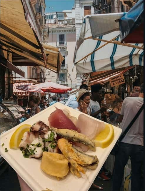 Guided tour of Ortigia with Fish Street Food at the market - Piazza Archimede and the Fountain of Diana: A Story Stop, Not a Speed Stop