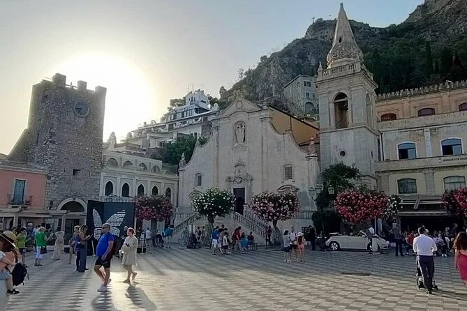 Half Day Private Tour to Messina Taormina and Castelmola - Taormina’s Corso Umberto and the Isola Bella balcony