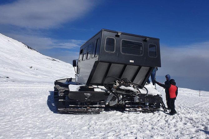 Hiking at 2900m on Mount Etna - What to wear: boots, layers, and a realistic altitude pace